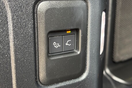 Land Rover Defender 110 D250 Hard Top SE MHEV - No VAT 42