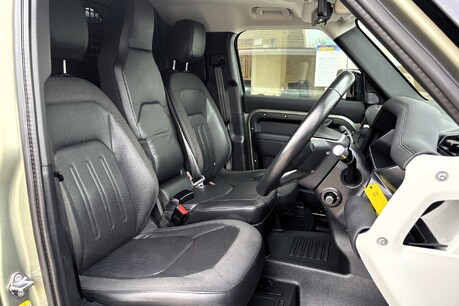 Land Rover Defender 110 D250 Hard Top SE MHEV - No VAT 31