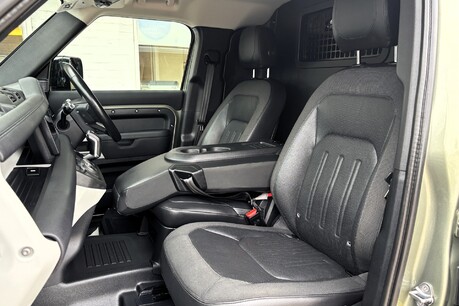 Land Rover Defender 110 D250 Hard Top SE MHEV - No VAT 30