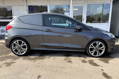 Ford Fiesta Sport 125 ps Mhev with Satellite Navigation - No VAT 9