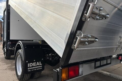 Isuzu Grafter N35.150 Toolbox Arbor Tipper Truck - Barn Doors / Lift Up Roof 25