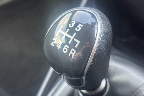 Ford Fiesta Base 85 ps Tdci Car Derived Panel Van - Air Con & Sat Nav 39