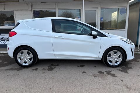 Ford Fiesta Base 85 ps Tdci Car Derived Panel Van - Air Con & Sat Nav 9