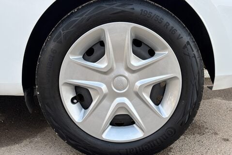 Ford Fiesta Base 85 ps Tdci Car Derived Panel Van - Air Con & Sat Nav 33