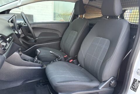 Ford Fiesta Base 85 ps Tdci Car Derived Panel Van - Air Con & Sat Nav 25