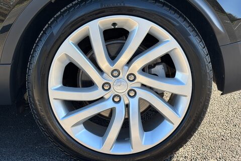 Land Rover Discovery D300 HSE Mhev Panel Van - Full LR Service History 38