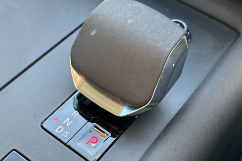 Land Rover Discovery D300 HSE Mhev Panel Van - Full LR Service History 46