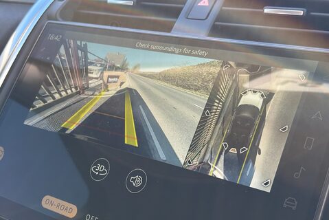 Land Rover Discovery D300 HSE Mhev Panel Van - Full LR Service History 23