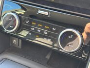 Land Rover Discovery D300 HSE Mhev Panel Van - Full LR Service History 31