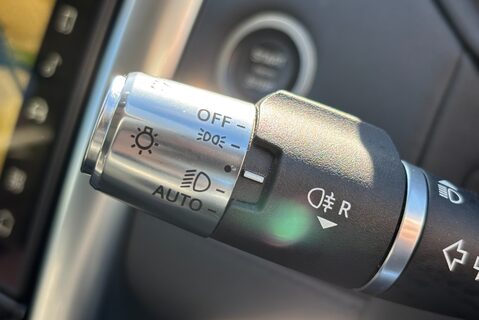 Land Rover Discovery D300 HSE Mhev Panel Van - Full LR Service History 44