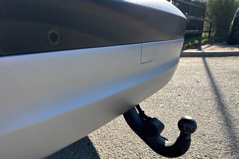 Land Rover Discovery D300 HSE Mhev Panel Van - Full LR Service History 12