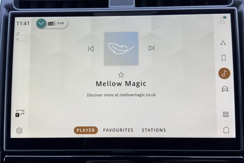 Land Rover Discovery D300 R-Dynamic HSE MHEV Panel Van 34