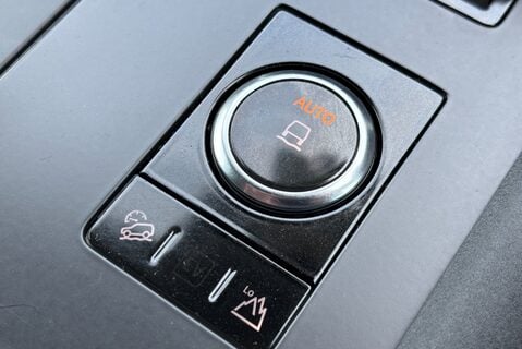 Land Rover Discovery D300 R-Dynamic HSE MHEV Panel Van 47