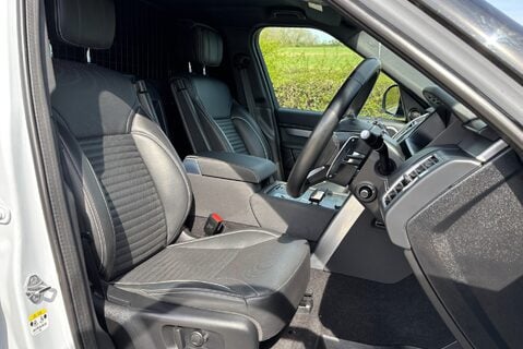 Land Rover Discovery D300 R-Dynamic HSE MHEV Panel Van 33