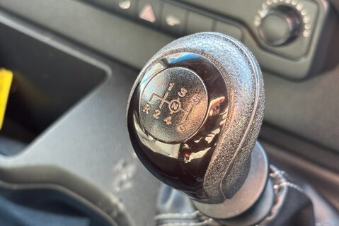 Mercedes-Benz Sprinter 315 Cdi Progressive Glass Frail Van 33