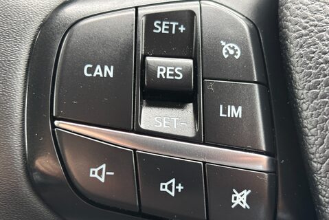 Ford Transit Custom 300 L1 Limited 130ps Panel Van 40