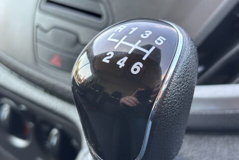 Ford Transit 310 L2 H2 125 ps Panel Van - Low Mileage 31