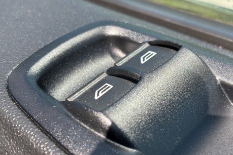 Ford Transit Custom 300 L1 Leader Panel Van - Air Con 42
