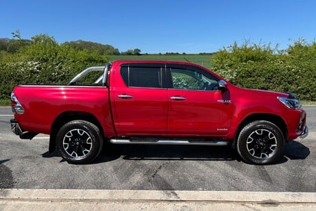 Toyota Hilux Invincible X 4WD D-4D Automatic - Roller Shutter - No VAT 9