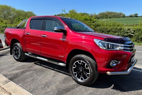 Toyota Hilux Invincible X 4WD D-4D Automatic - Roller Shutter - No VAT 5