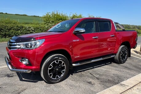 Toyota Hilux Invincible X 4WD D-4D Automatic - Roller Shutter - No VAT 1