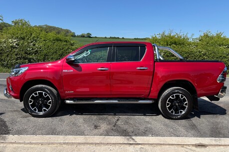 Toyota Hilux Invincible X 4WD D-4D Automatic - Roller Shutter - No VAT 8