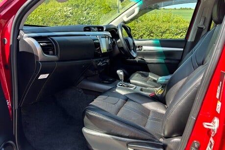 Toyota Hilux Invincible X 4WD D-4D Automatic - Roller Shutter - No VAT 16