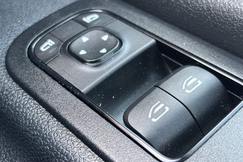 Mercedes-Benz Sprinter 316 Cdi L2 H2 4x4 Workshop Panel Van with Air Con / Sat Nav 57