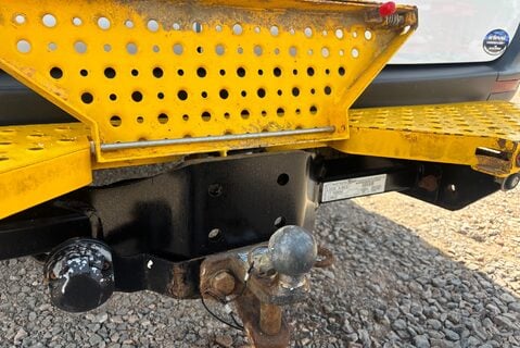 Mercedes-Benz Sprinter 316 Cdi L2 H2 4x4 Workshop Panel Van with Air Con / Sat Nav 32