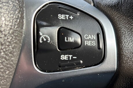 Ford Transit Courier Limited Ecoboost 100 ps Panel Van - Sat Nav 38
