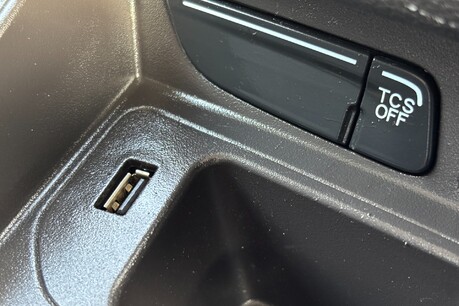 Ford Transit Courier Limited Ecoboost 100 ps Panel Van - Sat Nav 29