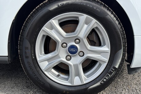 Ford Transit Courier Limited Ecoboost 100 ps Panel Van - Sat Nav 32