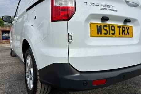 Ford Transit Courier Limited Ecoboost 100 ps Panel Van - Sat Nav 22