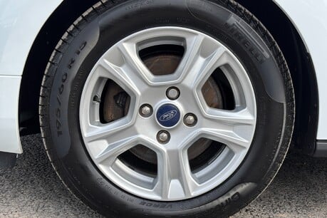 Ford Transit Courier Limited Ecoboost 100 ps Panel Van - Sat Nav 34