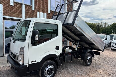 Nissan NT400 Cabstar dCi 34.12 Tipper 1
