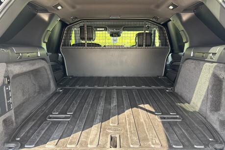 Land Rover Discovery D300 Commercial Dynamic HSE 12