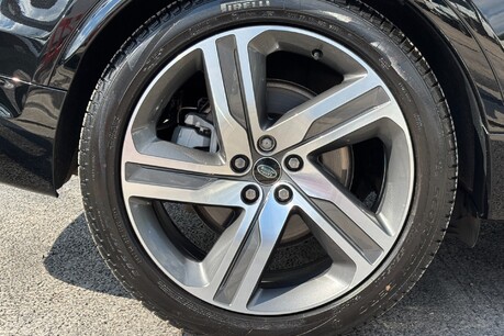Land Rover Discovery D300 Commercial Dynamic HSE 38