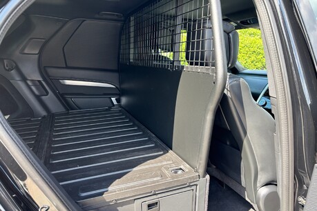Land Rover Discovery D300 Commercial Dynamic HSE 18
