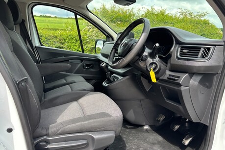 Renault Trafic SL30 Advance 130 ps dCi Panel Van 19