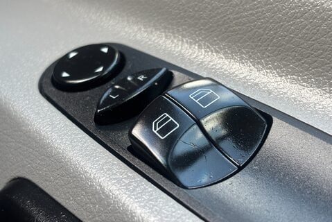 Mercedes-Benz Sprinter 319 V6 Cdi Lwb Hr Panel Van - Air Con / Twin Side Doors / Rear Camera 36