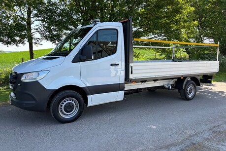 Mercedes-Benz Sprinter 315 CDI Progressive Dropside Truck 1