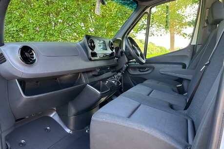 Mercedes-Benz Sprinter 315 CDI Progressive Dropside Truck 15