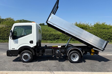 Nissan NT400 Cabstar dCi 35.13 Tipper with New Alloy Body 8