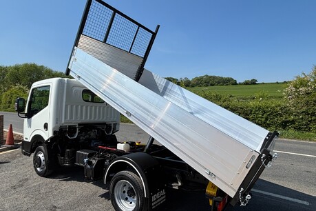 Nissan NT400 Cabstar dCi 35.13 Tipper with New Alloy Body 6