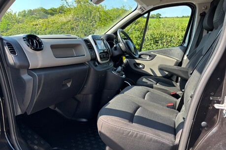 Renault Trafic SL27 Sport Nav 120 ps Panel Van - No VAT 17