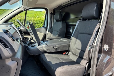Renault Trafic SL27 Sport Nav 120 ps Panel Van - No VAT 29