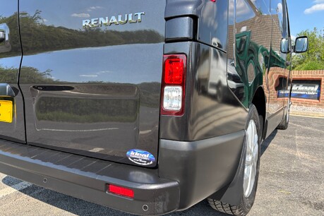 Renault Trafic SL27 Sport Nav 120 ps Panel Van - No VAT 26