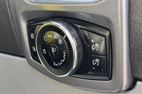 Ford Transit Custom 270 L1 Limited 170 ps Panel Van - Sat Nav / Rear Camera 45