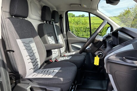 Ford Transit Custom 270 L1 Limited 170 ps Panel Van - Sat Nav / Rear Camera 34