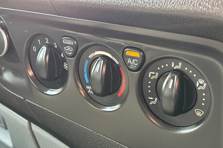 Ford Transit Custom 270 L1 Limited 170 ps Panel Van - Sat Nav / Rear Camera 23